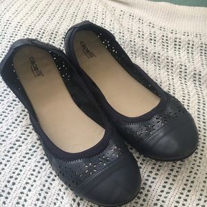 Simple navy blue cutout flats